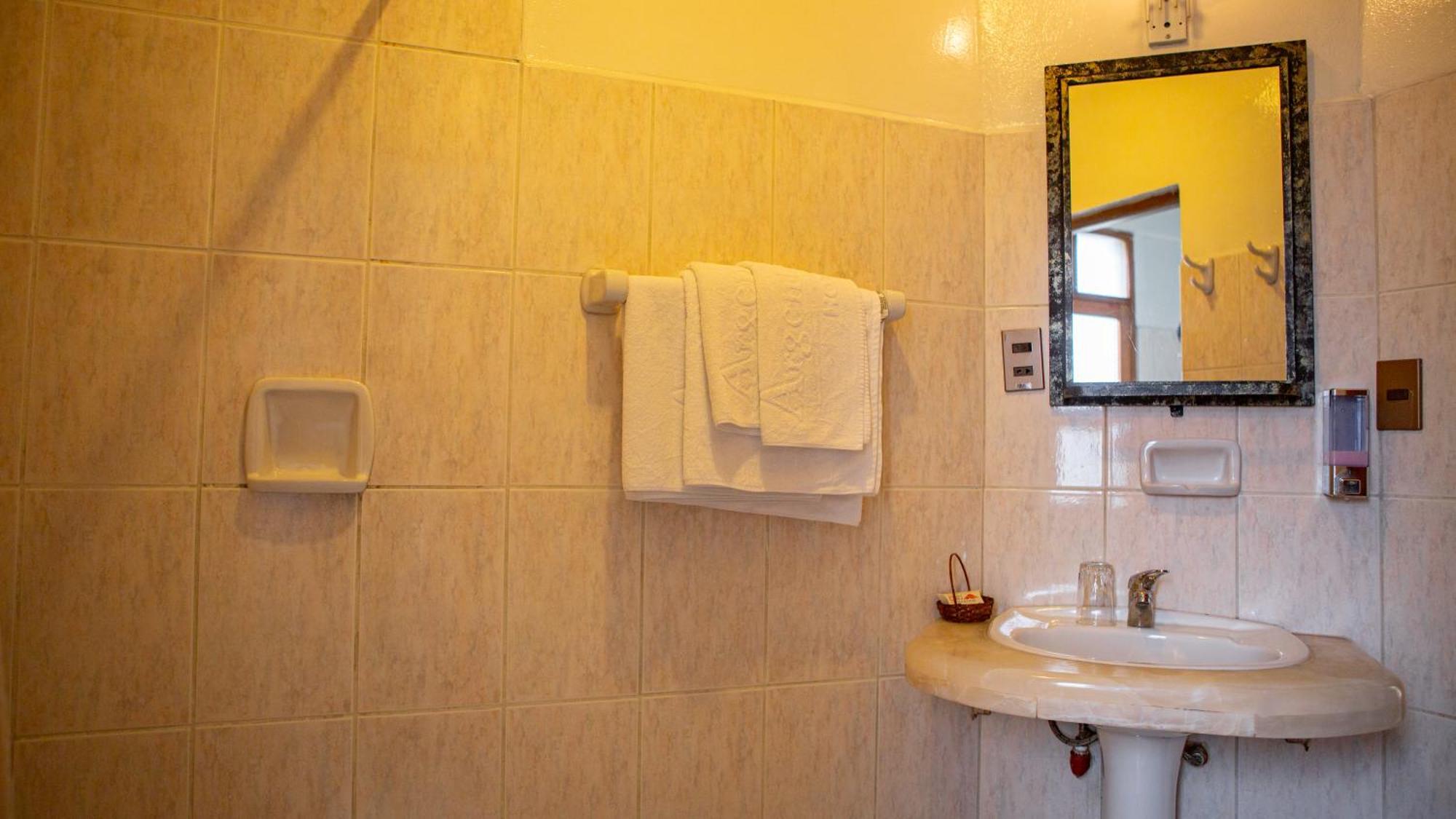 Hotel Cima Argentum Potosí Buitenkant foto